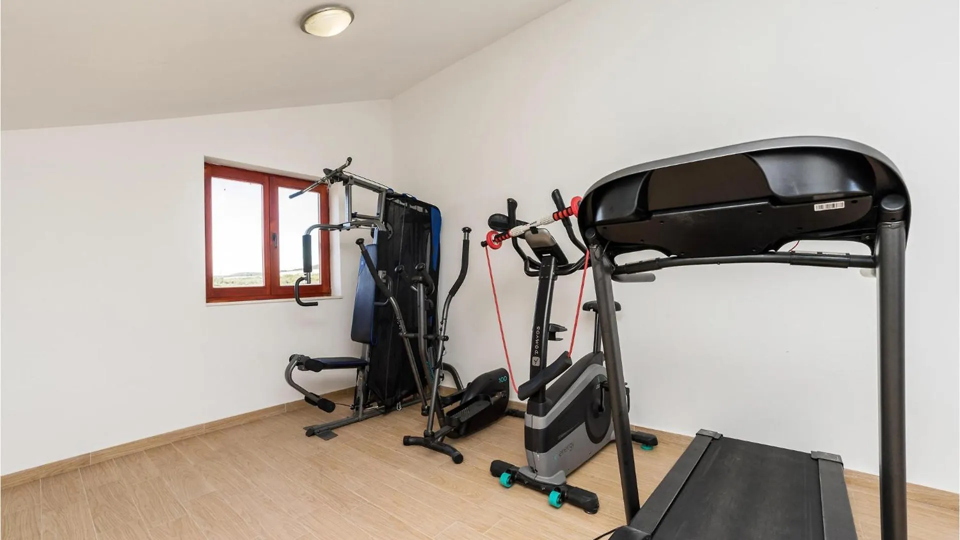 סבטי פיליפ אי ג'קוב Beautiful Home In Sv,Filip I Jakov With Sauna בית נופש סבטי פיליפ אי ג'קוב