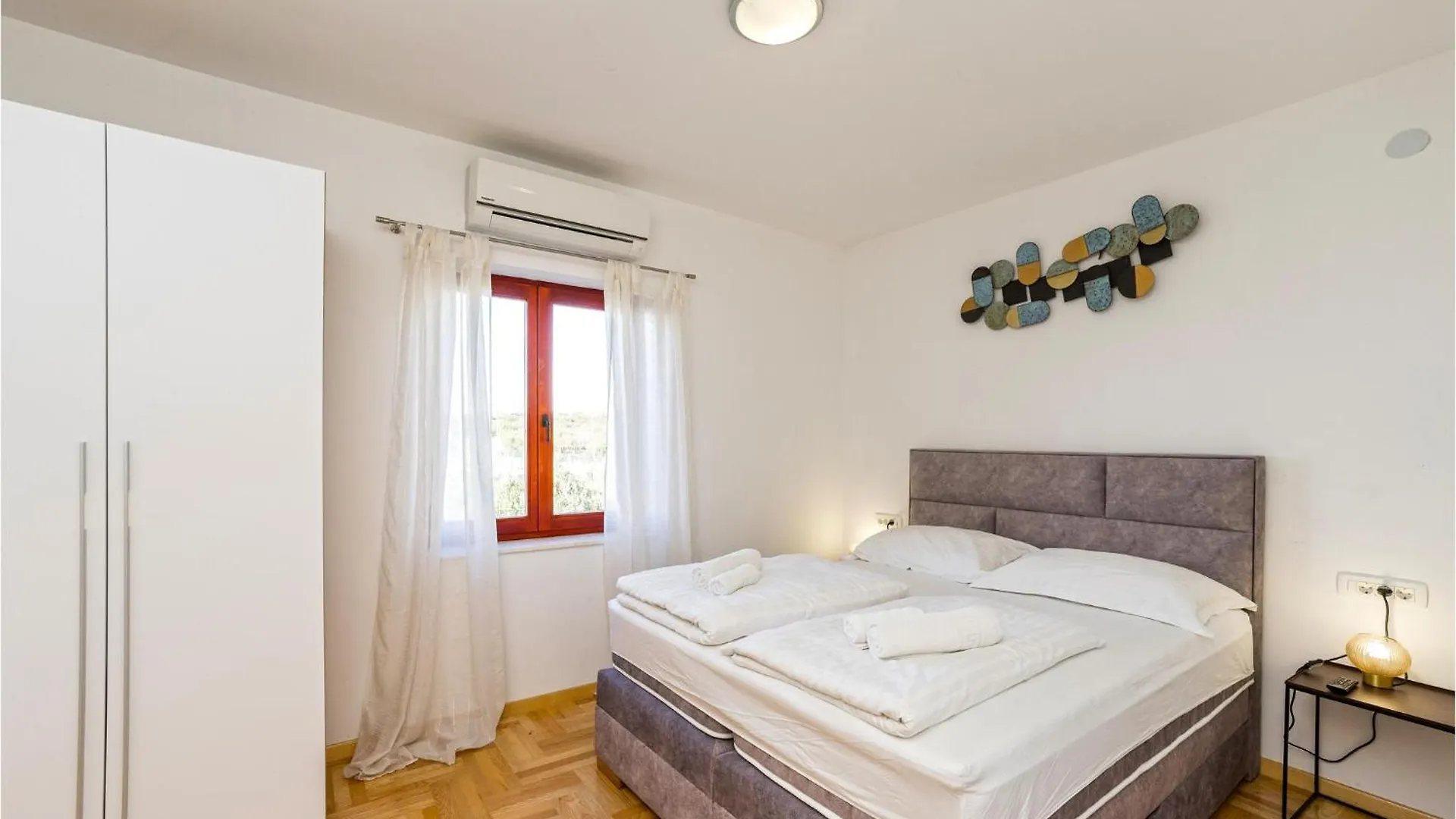 סבטי פיליפ אי ג'קוב Beautiful Home In Sv,Filip I Jakov With Sauna בית נופש